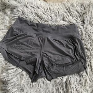 GUC lululemon chase me shorts 6